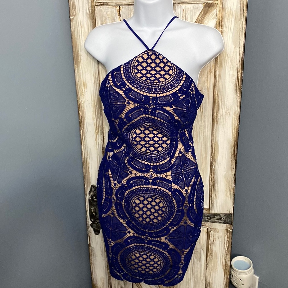 Padded inside Bra no need to wear one. Beautiful Blue laced inner nude l…